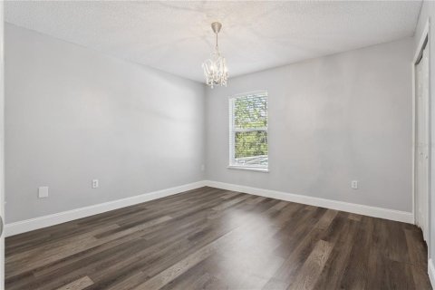 Casa en venta en Kissimmee, Florida, 5 dormitorios, 273.13 m2 № 2387578 - foto 16
