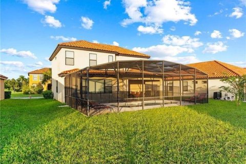 House in Davenport, Florida 4 bedrooms, 193.52 sq.m. № 2298916 - photo 30