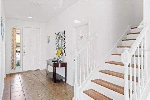 House in Davenport, Florida 4 bedrooms, 193.52 sq.m. № 2298916 - photo 3