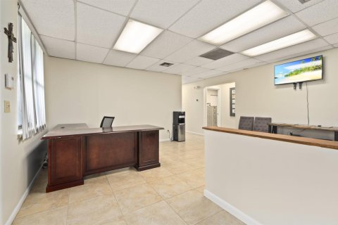 Immobilier commercial à vendre à St. Lucie, Floride № 2146615 - photo 12