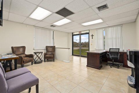 Immobilier commercial à vendre à St. Lucie, Floride № 2146615 - photo 11