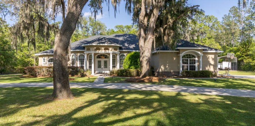 House in Lake City, Florida 5 bedrooms, 355.26 sq.m. № 2112095