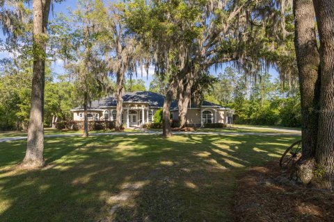 House in Lake City, Florida 5 bedrooms, 355.26 sq.m. № 2112095 - photo 3