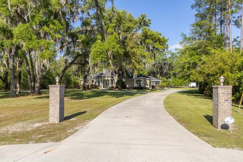 House in Lake City, Florida 5 bedrooms, 355.26 sq.m. № 2112095 - photo 4
