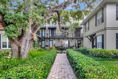 Copropriété à vendre à Tampa, Floride: 3 chambres, 234.76 m2 № 2389274 - photo 8