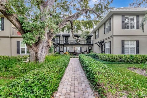 Copropriété à vendre à Tampa, Floride: 3 chambres, 234.76 m2 № 2389274 - photo 9