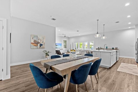 Casa en venta en Palm Harbor, Florida, 3 dormitorios, 201.23 m2 № 1894340 - foto 16