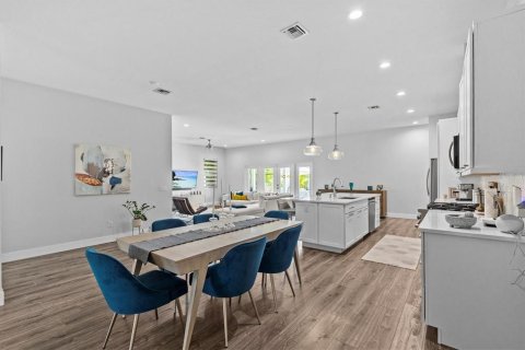 Casa en venta en Palm Harbor, Florida, 3 dormitorios, 201.23 m2 № 1894340 - foto 15