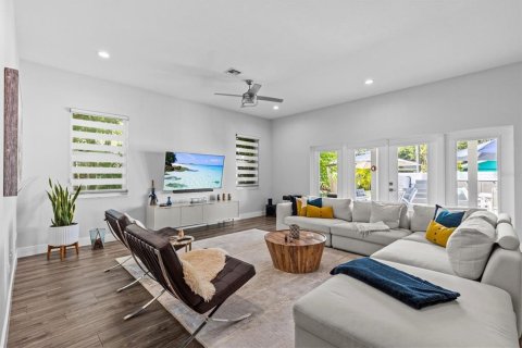 Casa en venta en Palm Harbor, Florida, 3 dormitorios, 201.23 m2 № 1894340 - foto 13