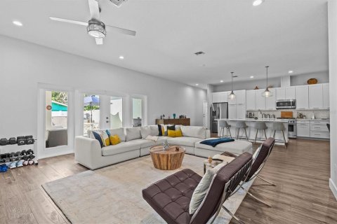 Casa en venta en Palm Harbor, Florida, 3 dormitorios, 201.23 m2 № 1894340 - foto 11