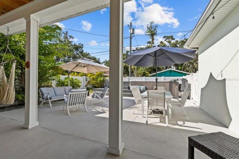 Casa en venta en Palm Harbor, Florida, 3 dormitorios, 201.23 m2 № 1894340 - foto 7