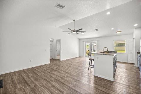 House in Inverness, Florida 3 bedrooms, 116.78 sq.m. № 1909773 - photo 11
