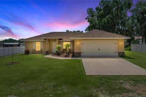 House in Inverness, Florida 3 bedrooms, 116.78 sq.m. № 1909773 - photo 1