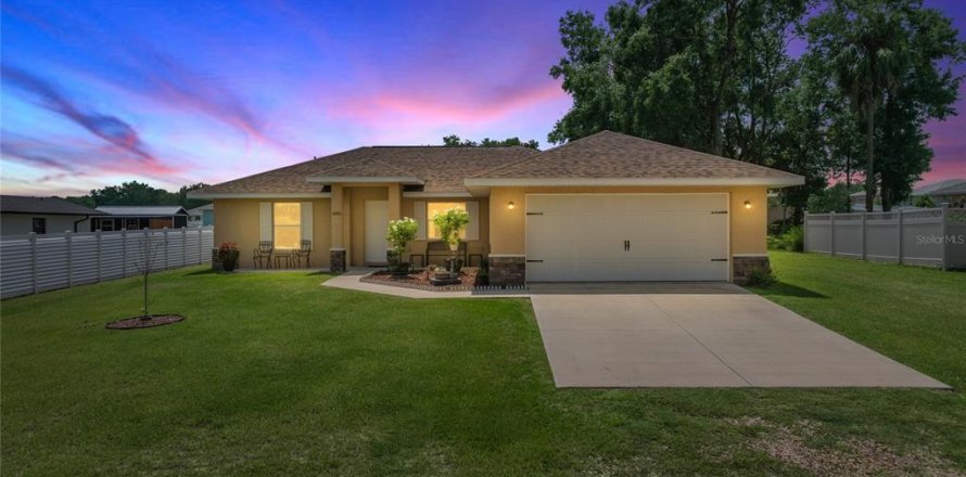 House in Inverness, Florida 3 bedrooms, 116.78 sq.m. № 1909773