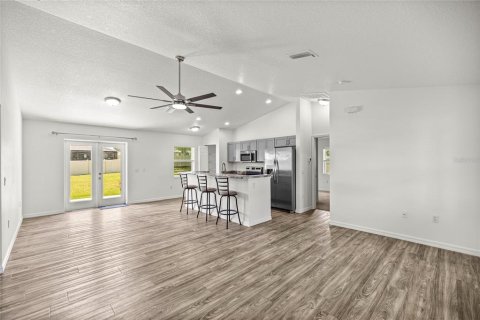 House in Inverness, Florida 3 bedrooms, 116.78 sq.m. № 1909773 - photo 5