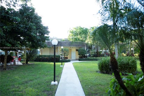 Condo in Lauderdale Lakes, Florida, 2 bedrooms  № 1864759 - photo 22