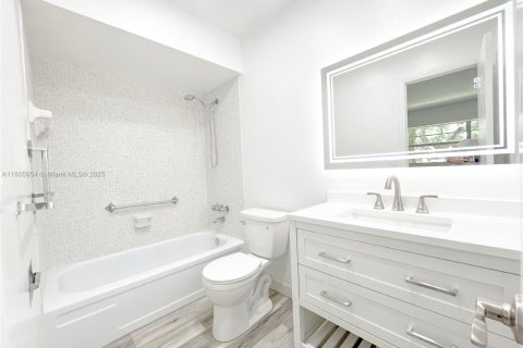 Condo in Lauderdale Lakes, Florida, 2 bedrooms  № 1864759 - photo 5