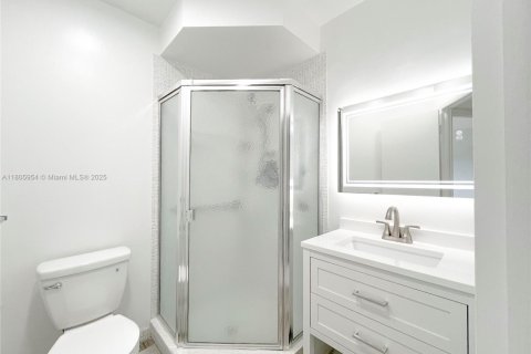 Condo in Lauderdale Lakes, Florida, 2 bedrooms  № 1864759 - photo 7