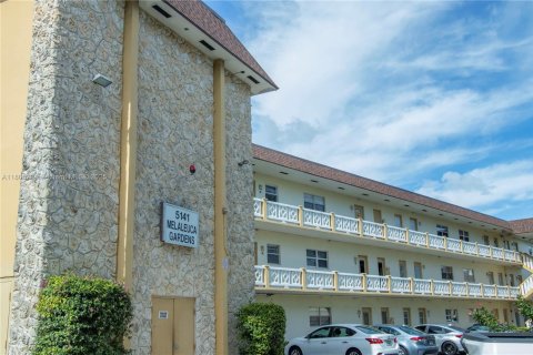 Condo in Lauderdale Lakes, Florida, 2 bedrooms  № 1864759 - photo 27