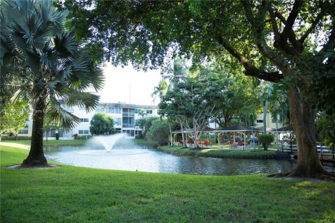 Condo in Lauderdale Lakes, Florida, 2 bedrooms  № 1864759 - photo 23
