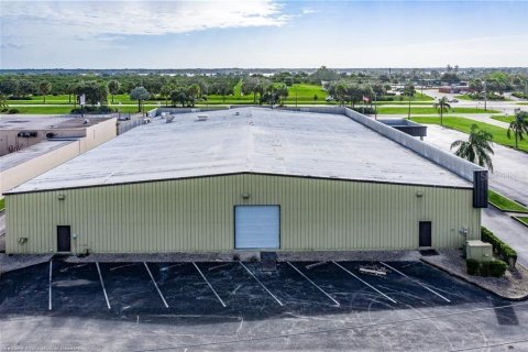 Commercial property in Lake Placid, Florida 2032.24 sq.m. № 1366449 - photo 11