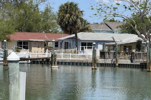 Commercial property in Madeira Beach, Florida 6 bedrooms, 200.67 sq.m. № 2342376 - photo 13