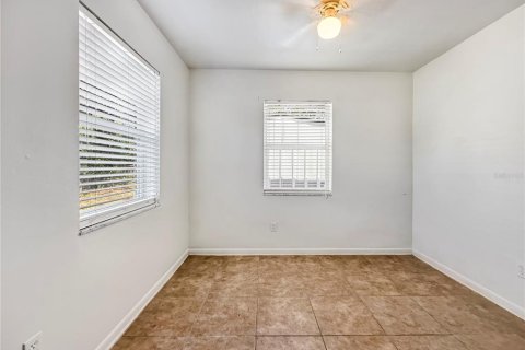 Villa ou maison à vendre à Deltona, Floride: 4 chambres, 117.06 m2 № 2204488 - photo 20