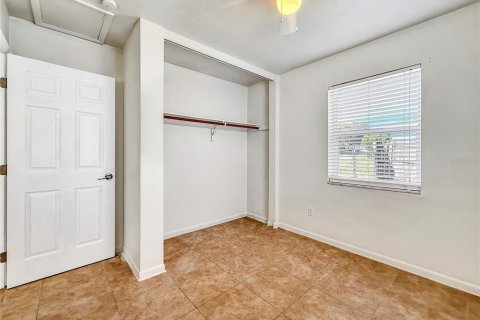 Villa ou maison à vendre à Deltona, Floride: 4 chambres, 117.06 m2 № 2204488 - photo 17