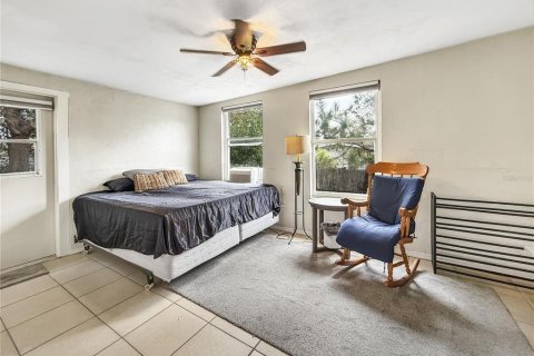 Villa ou maison à vendre à Deltona, Floride: 4 chambres, 117.06 m2 № 2204488 - photo 15