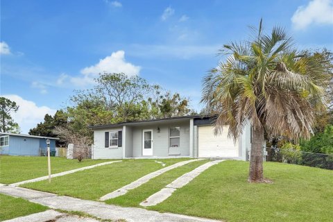 Villa ou maison à vendre à Deltona, Floride: 4 chambres, 117.06 m2 № 2204488 - photo 3