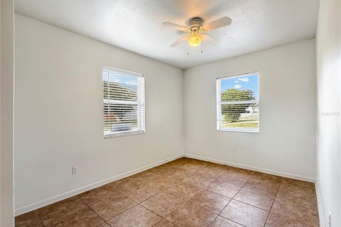 Villa ou maison à vendre à Deltona, Floride: 4 chambres, 117.06 m2 № 2204488 - photo 19