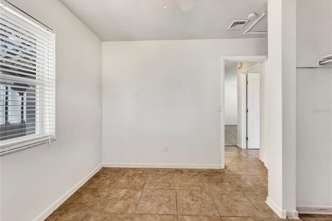 Villa ou maison à vendre à Deltona, Floride: 4 chambres, 117.06 m2 № 2204488 - photo 18