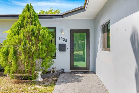 Villa ou maison à vendre à North Miami Beach, Floride: 3 chambres, 138.61 m2 № 2028267 - photo 4