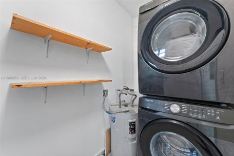 Villa ou maison à vendre à North Miami Beach, Floride: 3 chambres, 138.61 m2 № 2028267 - photo 24