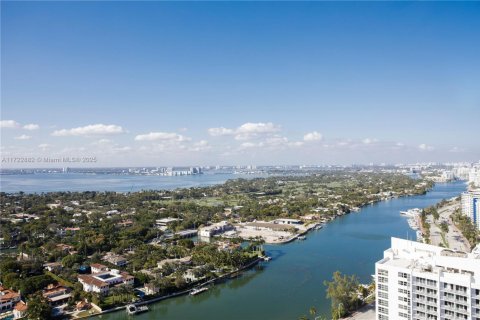 Copropriété à vendre à Miami Beach, Floride: 2 chambres, 138.42 m2 № 1937788 - photo 23