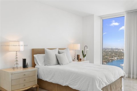 Condo in Miami Beach, Florida, 2 bedrooms  № 1937788 - photo 9