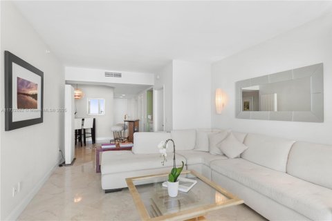 Condominio en venta en Miami Beach, Florida, 2 dormitorios, 138.42 m2 № 1937788 - foto 3