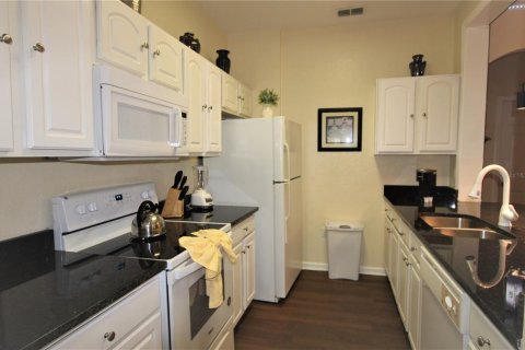 Condo in Kissimmee, Florida, 2 bedrooms № 2233163 - photo 3