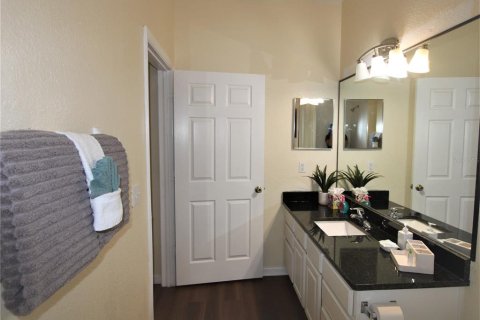 Condo in Kissimmee, Florida, 2 bedrooms № 2233163 - photo 10