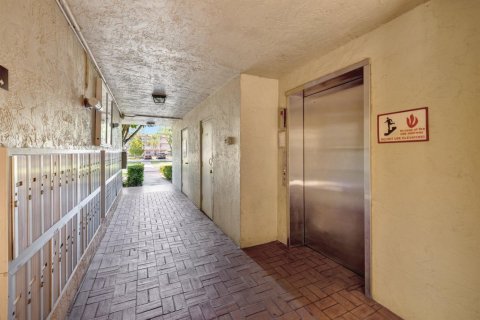 Copropriété à vendre à Lauderdale Lakes, Floride: 1 chambre, 66.98 m2 № 2085911 - photo 7