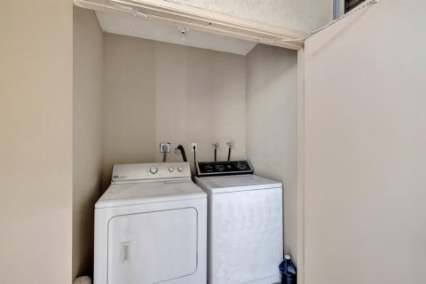 Copropriété à vendre à Lauderdale Lakes, Floride: 1 chambre, 66.98 m2 № 2085911 - photo 29