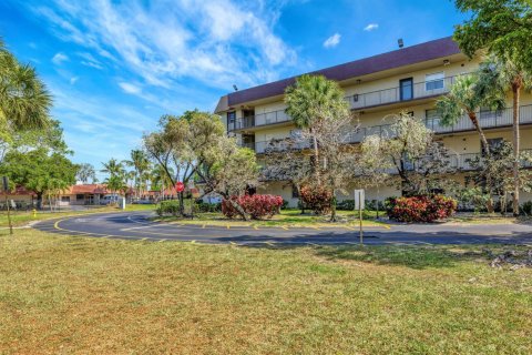 Copropriété à vendre à Lauderdale Lakes, Floride: 1 chambre, 66.98 m2 № 2085911 - photo 30