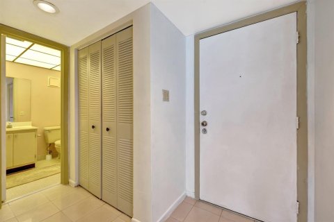 Copropriété à vendre à Lauderdale Lakes, Floride: 1 chambre, 66.98 m2 № 2085911 - photo 19