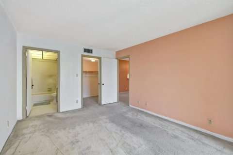 Copropriété à vendre à Lauderdale Lakes, Floride: 1 chambre, 66.98 m2 № 2085911 - photo 23