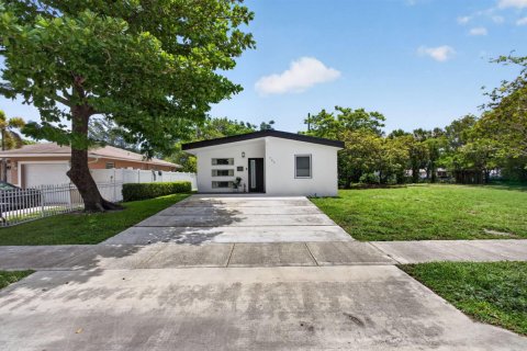 Villa ou maison à vendre à Pompano Beach, Floride: 3 chambres, 126.81 m2 № 2263692 - photo 2
