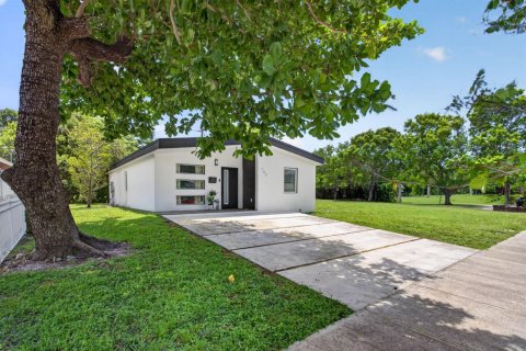 Villa ou maison à Pompano Beach, Floride 3 chambres, 126.81 m2 № 2263692