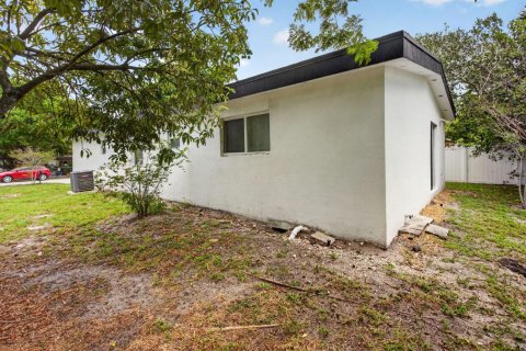 Villa ou maison à vendre à Pompano Beach, Floride: 3 chambres, 126.81 m2 № 2263692 - photo 4