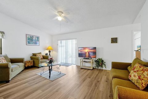 Casa en venta en Kissimmee, Florida, 3 dormitorios, 128.3 m2 № 1680404 - foto 2