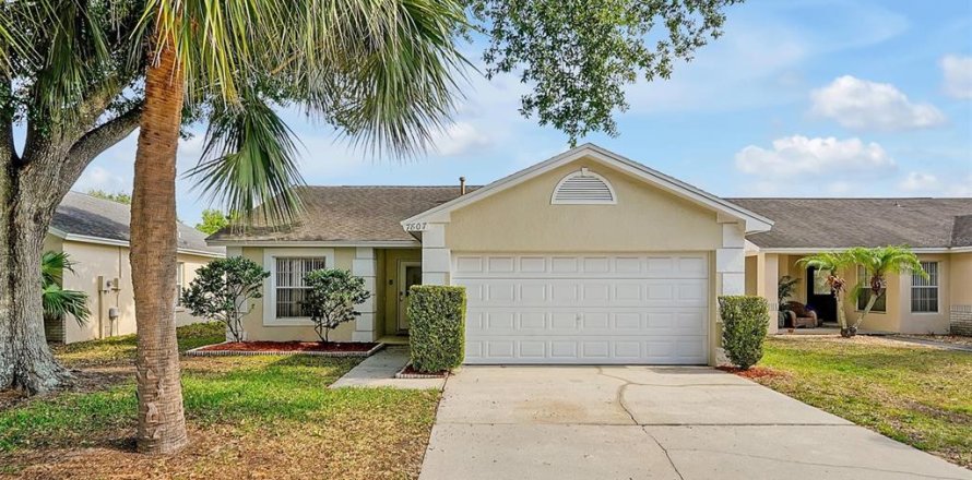 Casa en Kissimmee, Florida 3 dormitorios, 128.3 m2 № 1680404