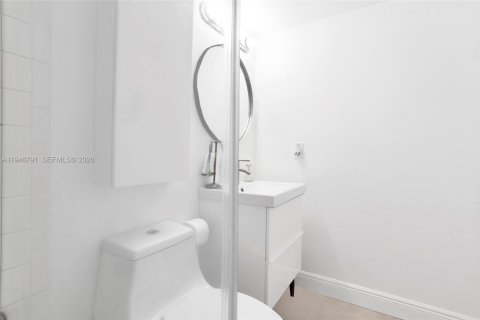 Condo in Sunrise, Florida, 2 bedrooms  № 2004605 - photo 27